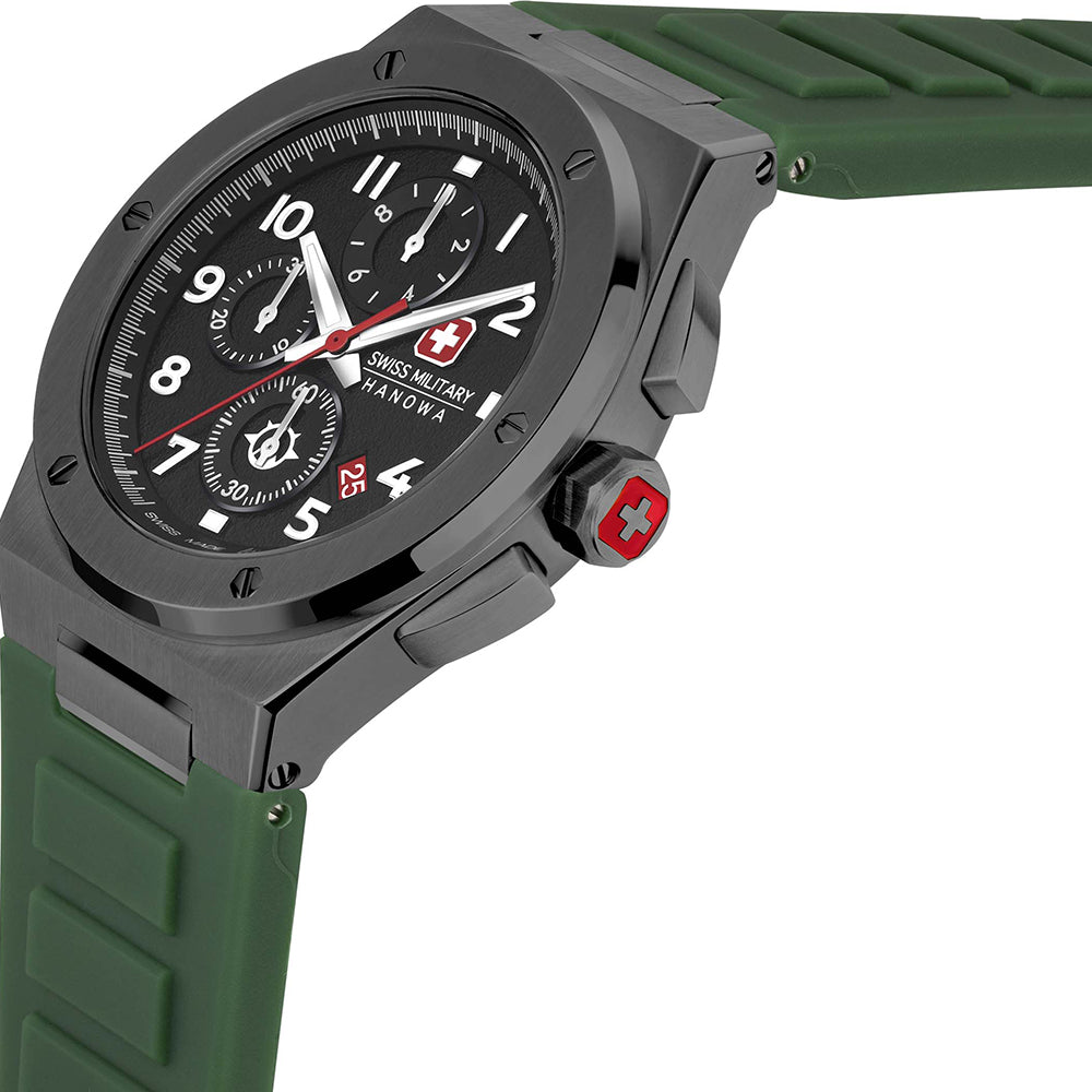 Swiss Military Hanowa Land Sonoran Herenhorloge 43mm met zwarte wijzerplaat, rode secondewijzer en groene siliconen band. Swiss Made chronograaf voor heren.