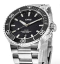 Oris Aquis Date horloge 39,5mm met zwarte wijzerplaat en roestvrijstalen band. Uniseks Swiss Made dames horloge, waterdicht tot 300 meter.