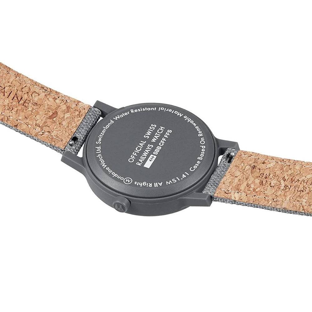 Essence Herenhorloge - Mondaine 41mm met grijze stoffen band en minimalistisch Zwitsers design. Perfect voor stijlvolle en duurzame looks.