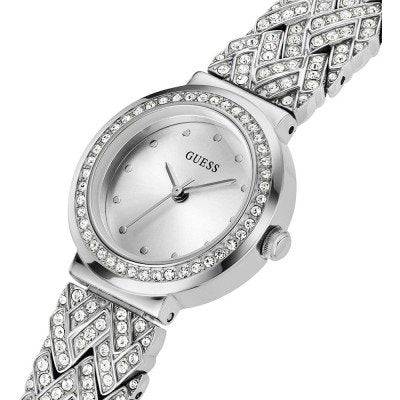 Guess Treasure dameshorloge 28mm met zilverkleurige wijzerplaat, kristallen bezel en slanke armband. Waterdicht tot 3ATM, elegant en stijlvol.
