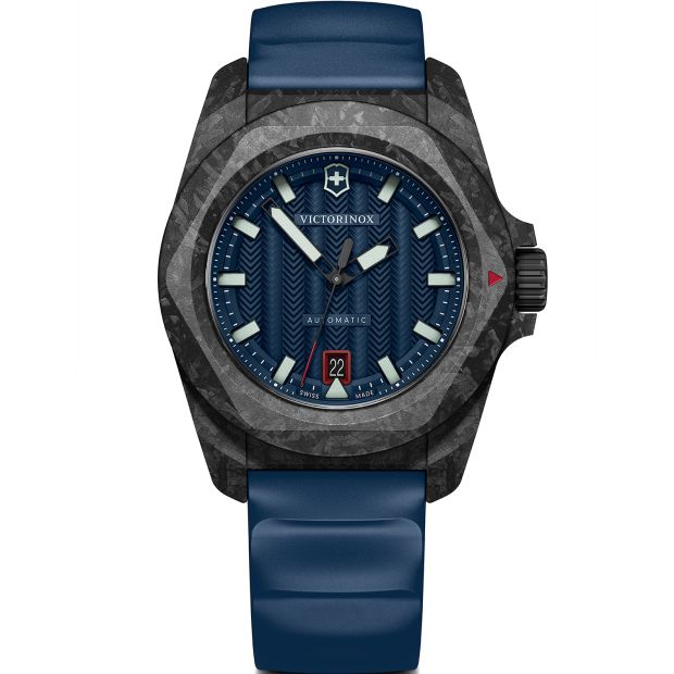 Victorinox I.N.O.X. herenhorloge 242022.1 met 43mm kast, blauwe wijzerplaat en rubberen band, geleverd als set met bijpassend Zwitsers zakmes.
