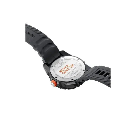 Luminox XB.3731 Bear Grylls Mountain Herenhorloge 43mm met zwarte rubberen band, kompasring en duurzame wijzerplaat, ideaal voor avonturiers.